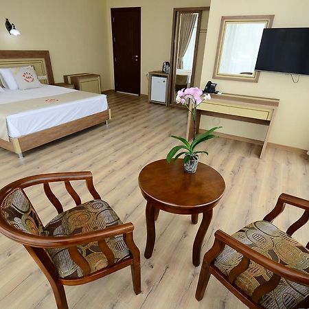 Hotel 725 B Батуми Екстериор снимка