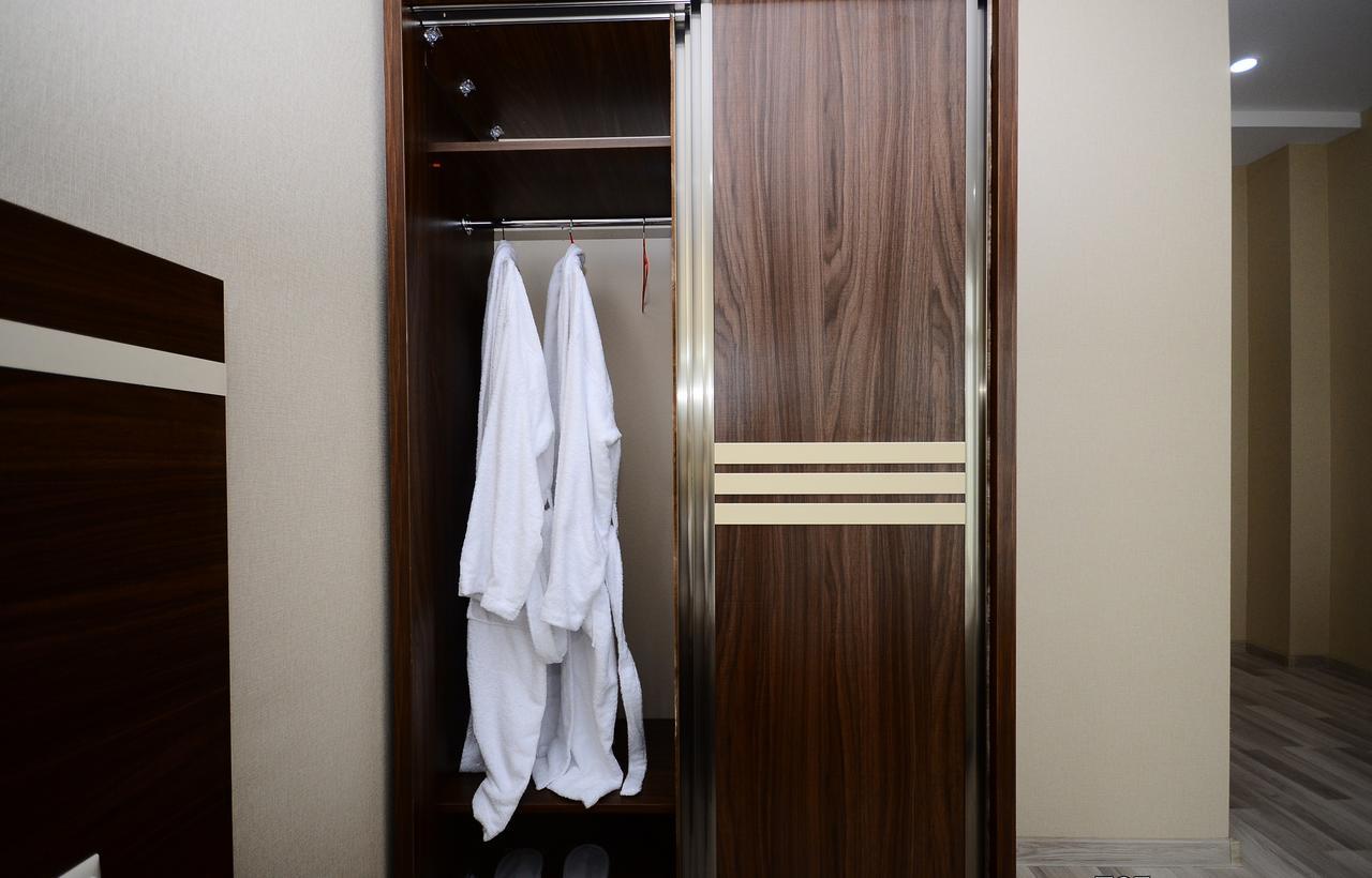 Hotel 725 B Батуми Екстериор снимка