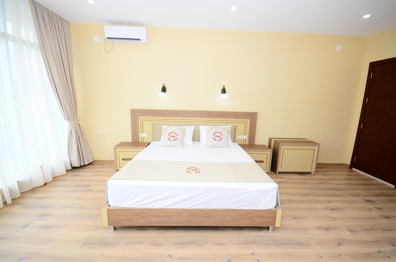 Hotel 725 B Батуми Екстериор снимка