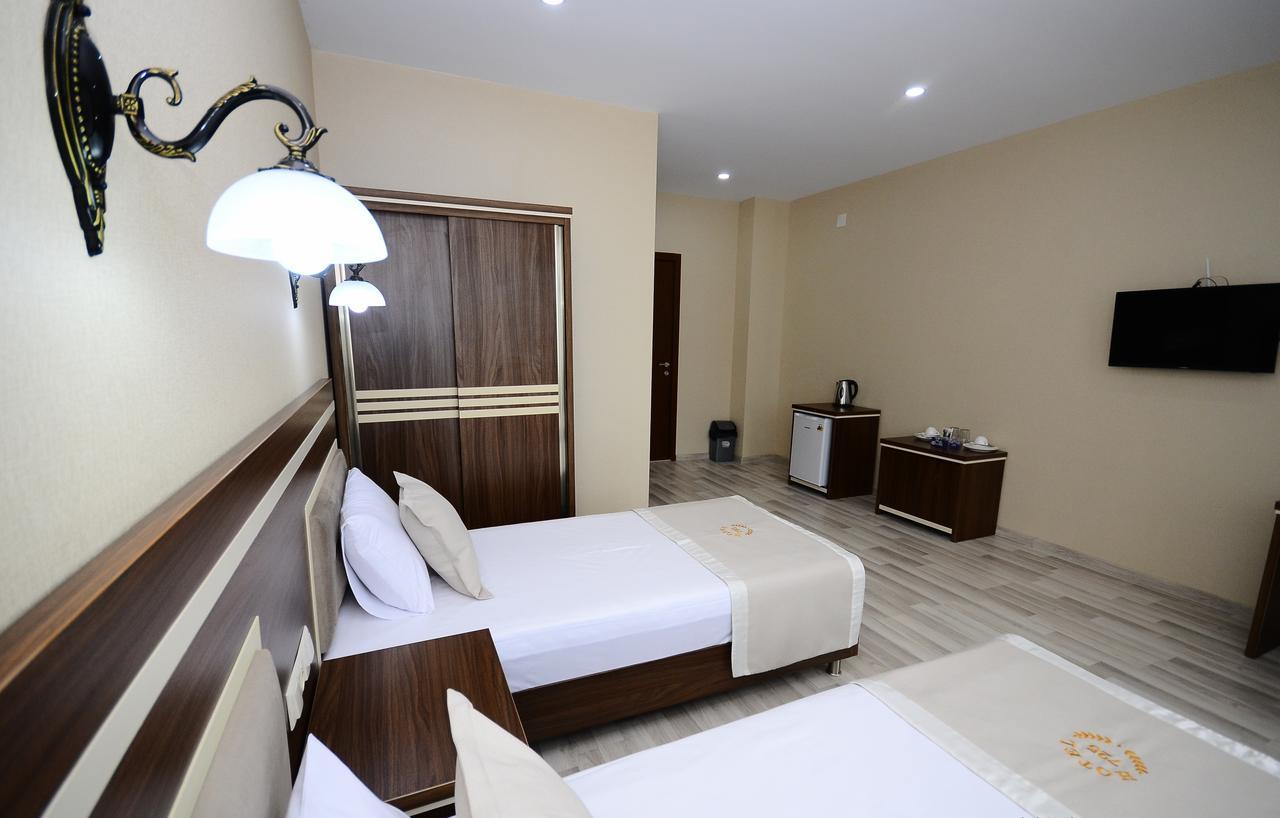 Hotel 725 B Батуми Екстериор снимка