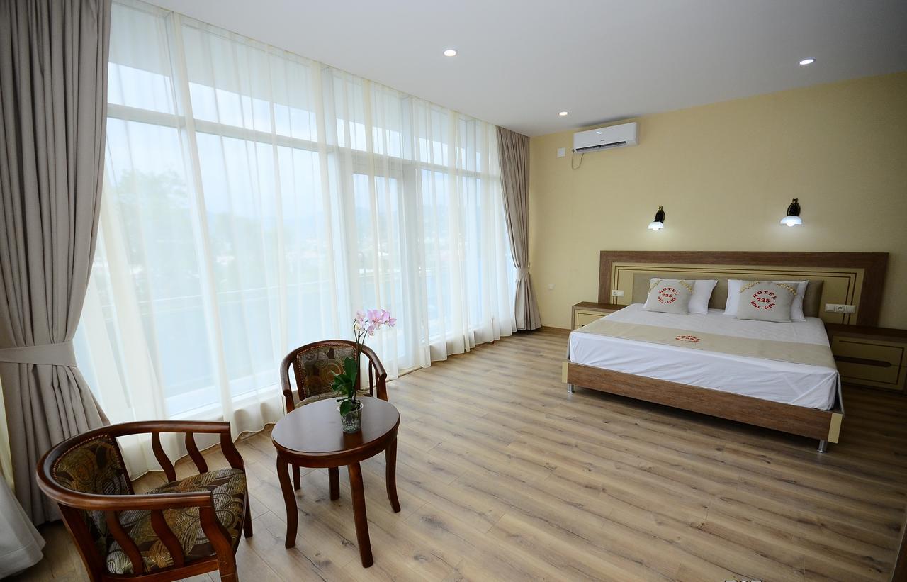 Hotel 725 B Батуми Екстериор снимка