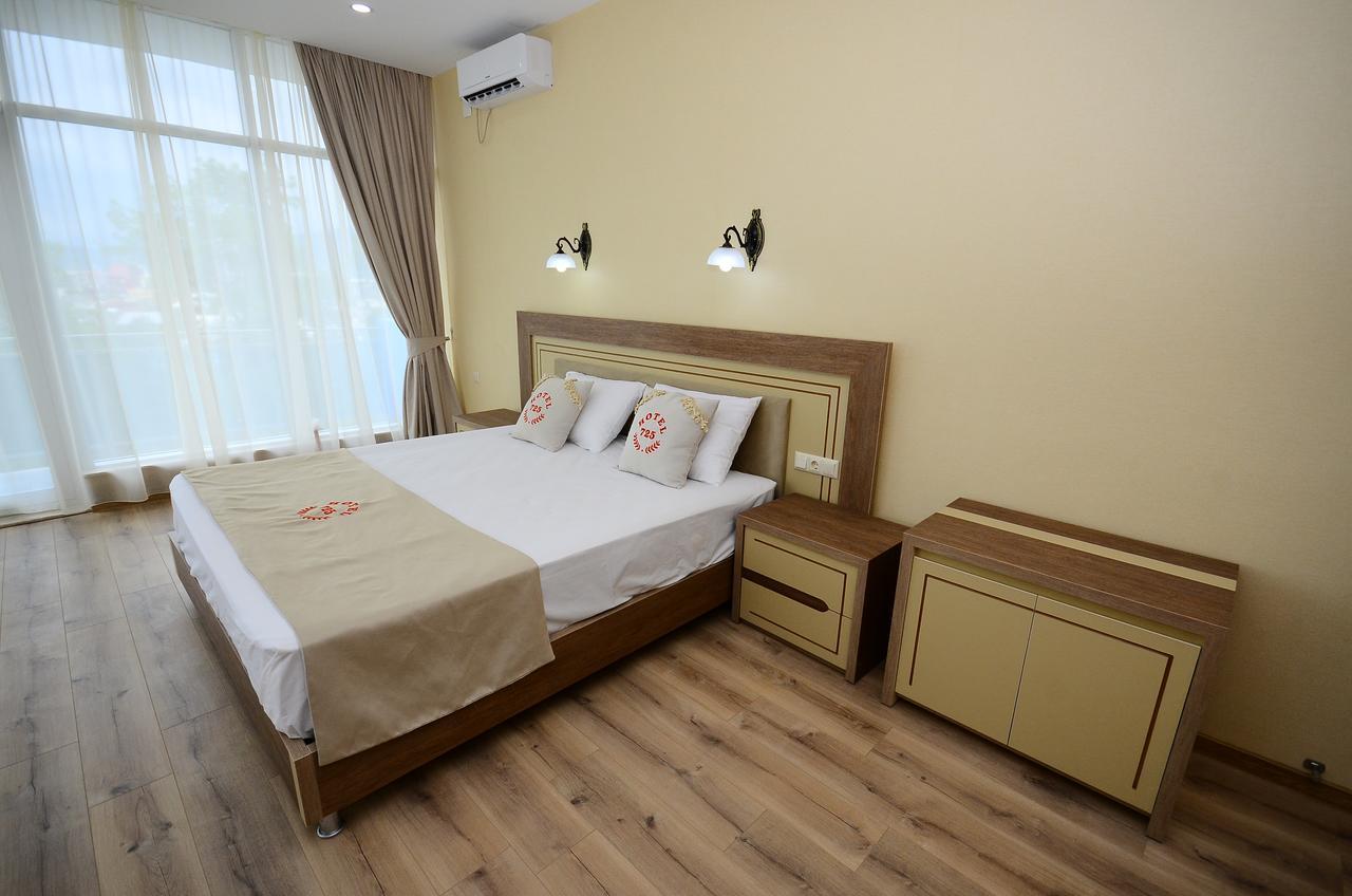 Hotel 725 B Батуми Екстериор снимка