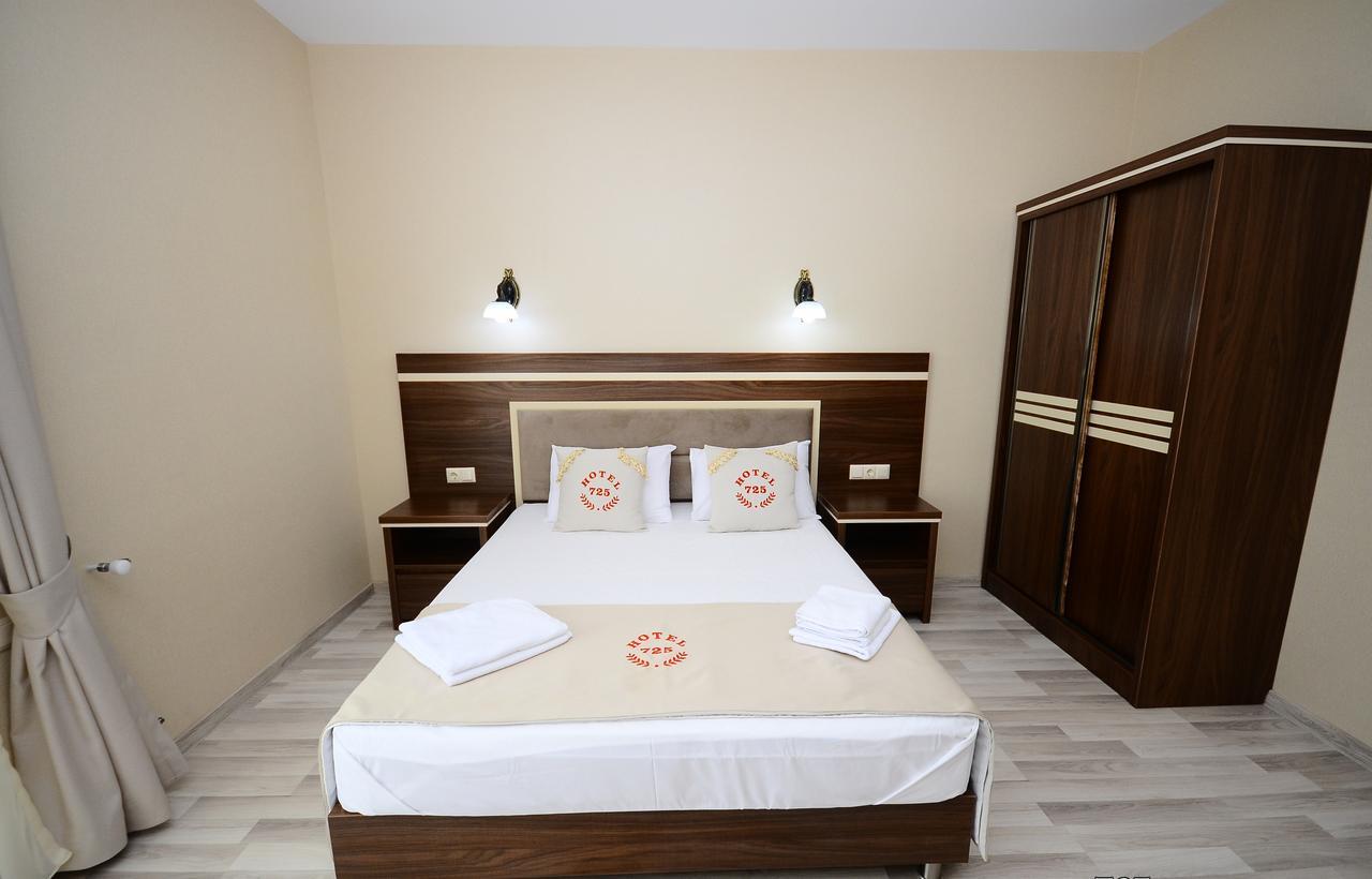 Hotel 725 B Батуми Екстериор снимка