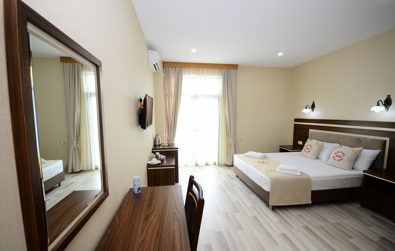 Hotel 725 B Батуми Екстериор снимка