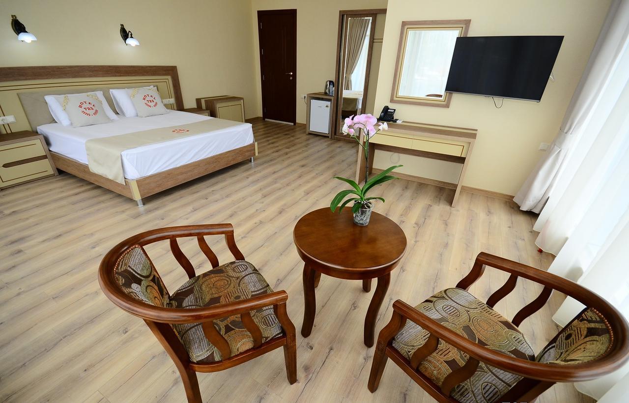 Hotel 725 B Батуми Екстериор снимка