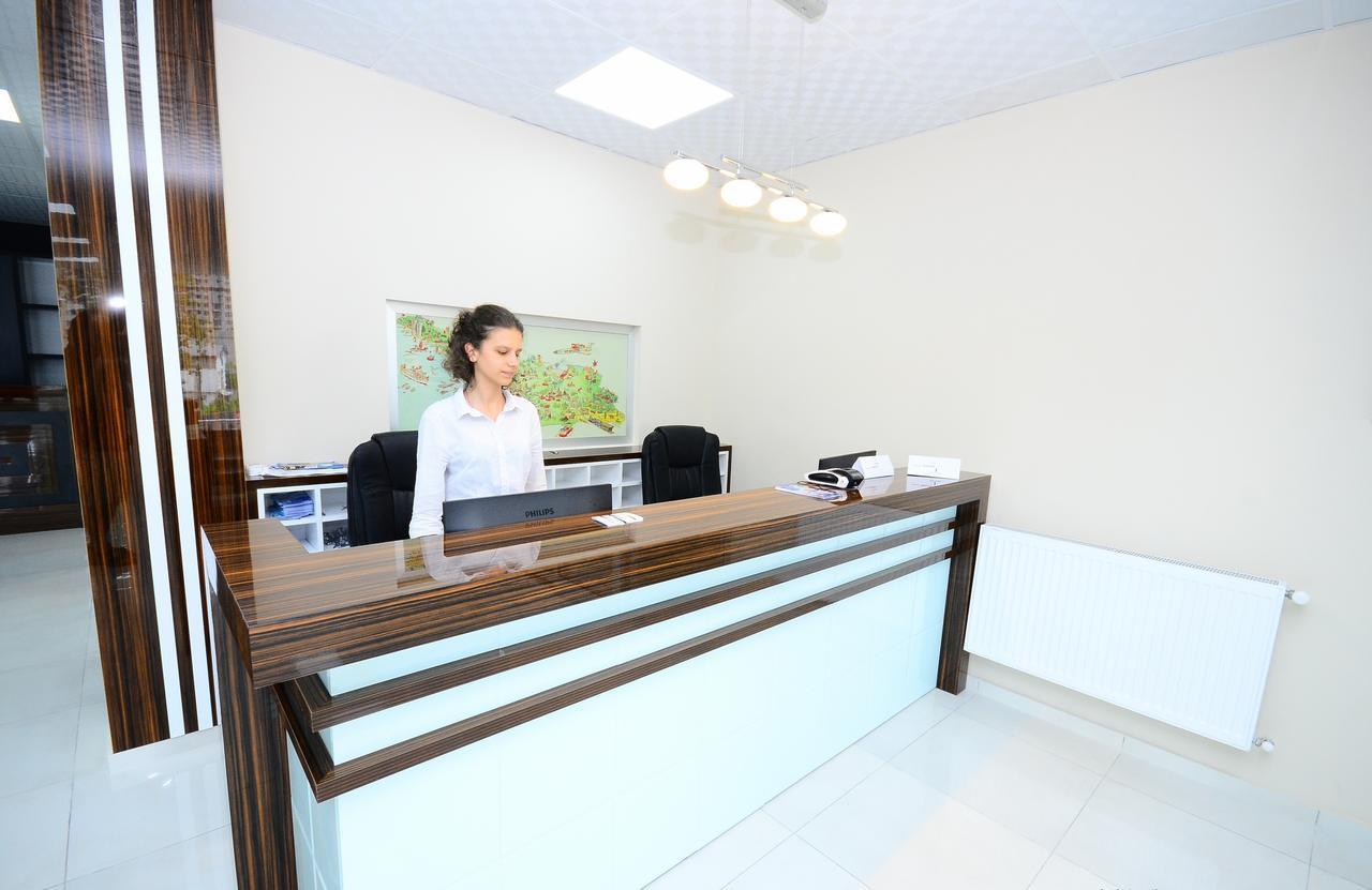 Hotel 725 B Батуми Екстериор снимка