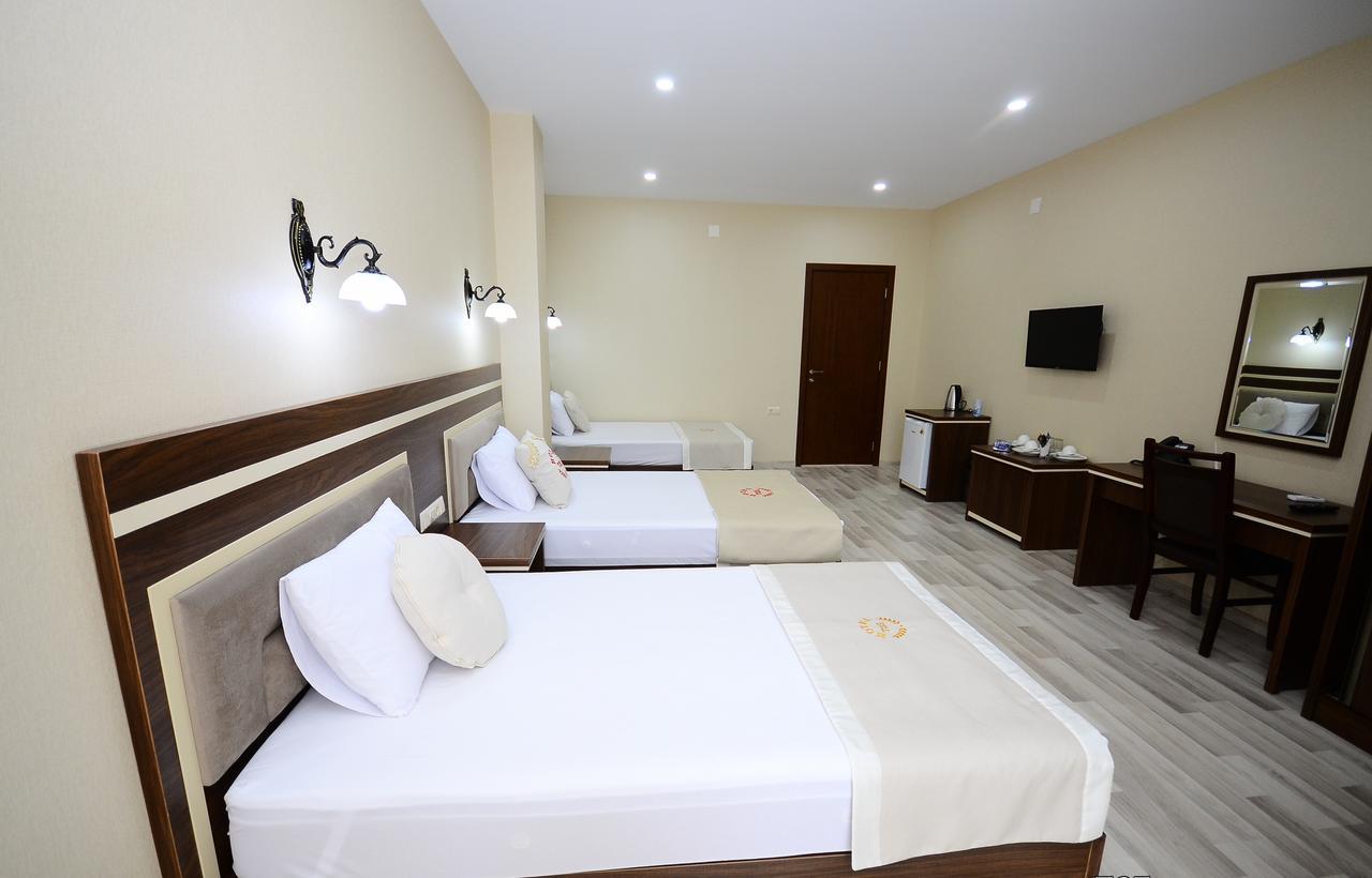 Hotel 725 B Батуми Стая снимка