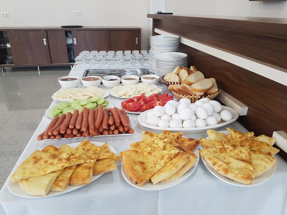 Hotel 725 B Батуми Екстериор снимка
