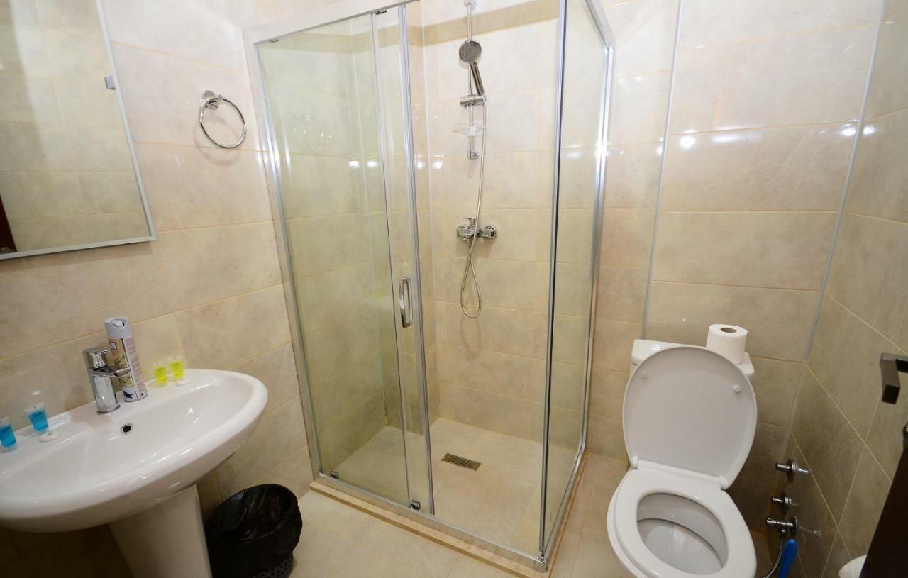 Hotel 725 B Батуми Екстериор снимка